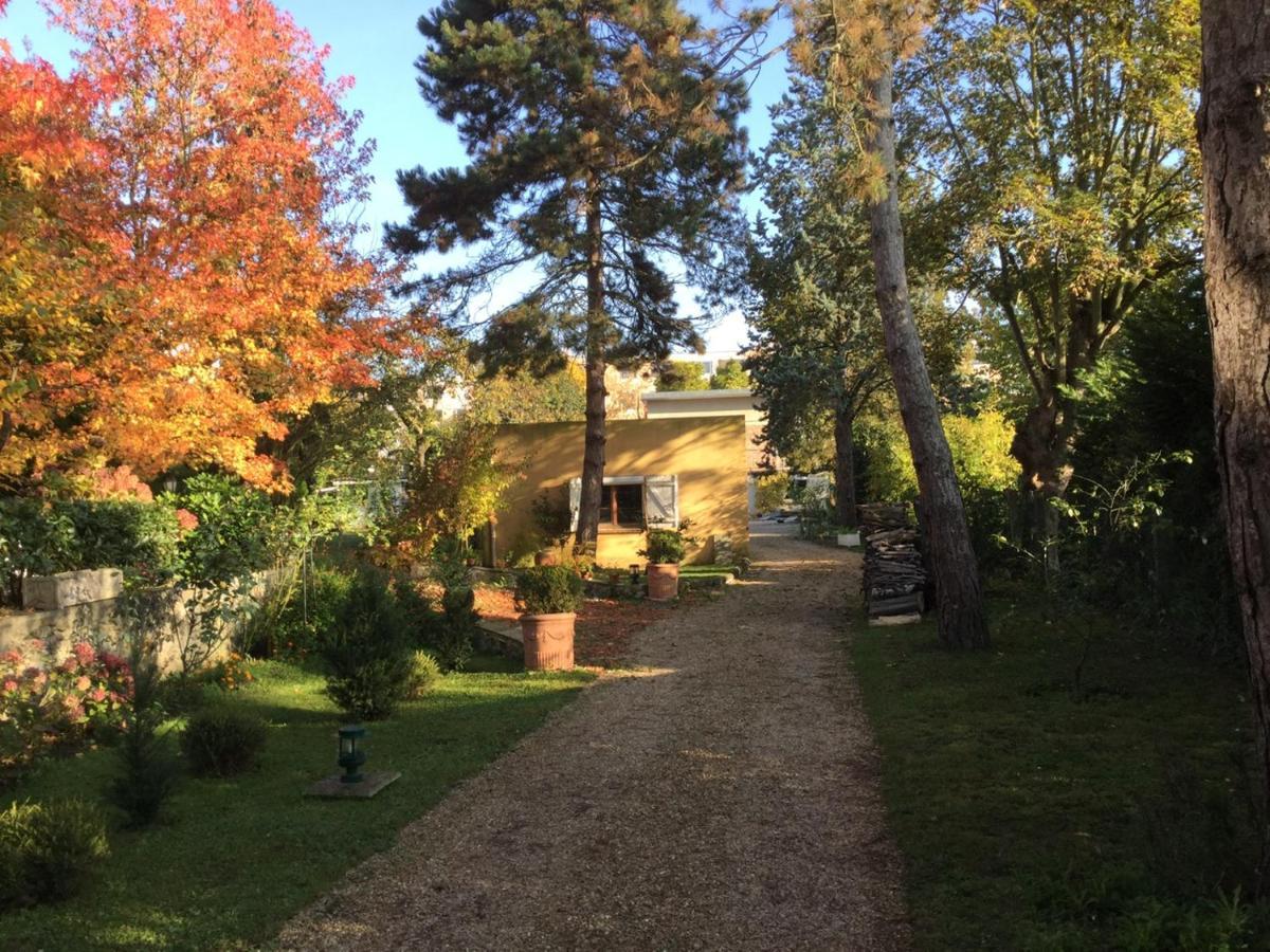 Apartment Fond De Jardin Rez-de-chaussee Palaiseau